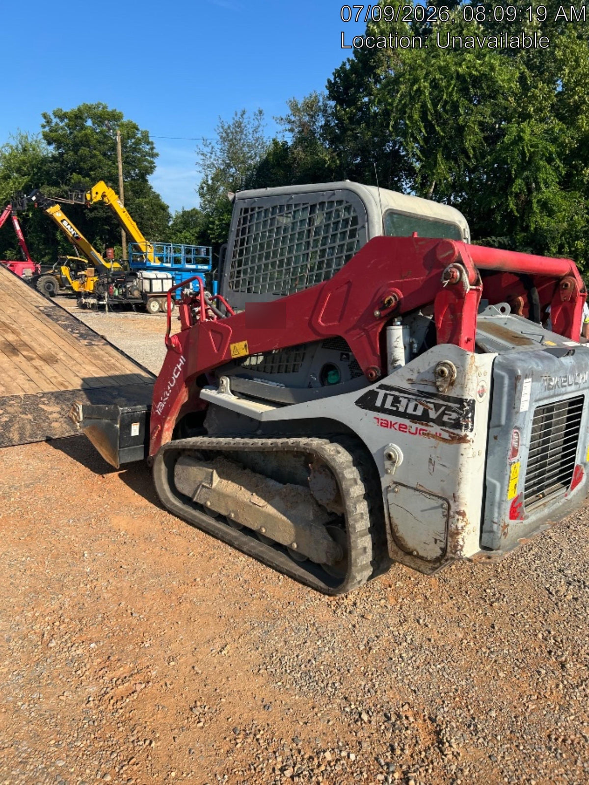 2019 Takeuchi TL10V2-CR Cab/Heat/AC, Rubber Tracks, Backup Alarm, Front & rear working Lights, Auxiliary Hydraulics, 2 Speed Travel, Engine Monitoring System, Hydraulic universal quick hitch w/76" HD dirt bucket with 8 teeth, 20.3 cubic feet capacity, 48" Pallet forks and frame