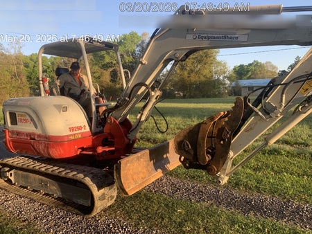 2022 TAKEUCHI TB250-2R