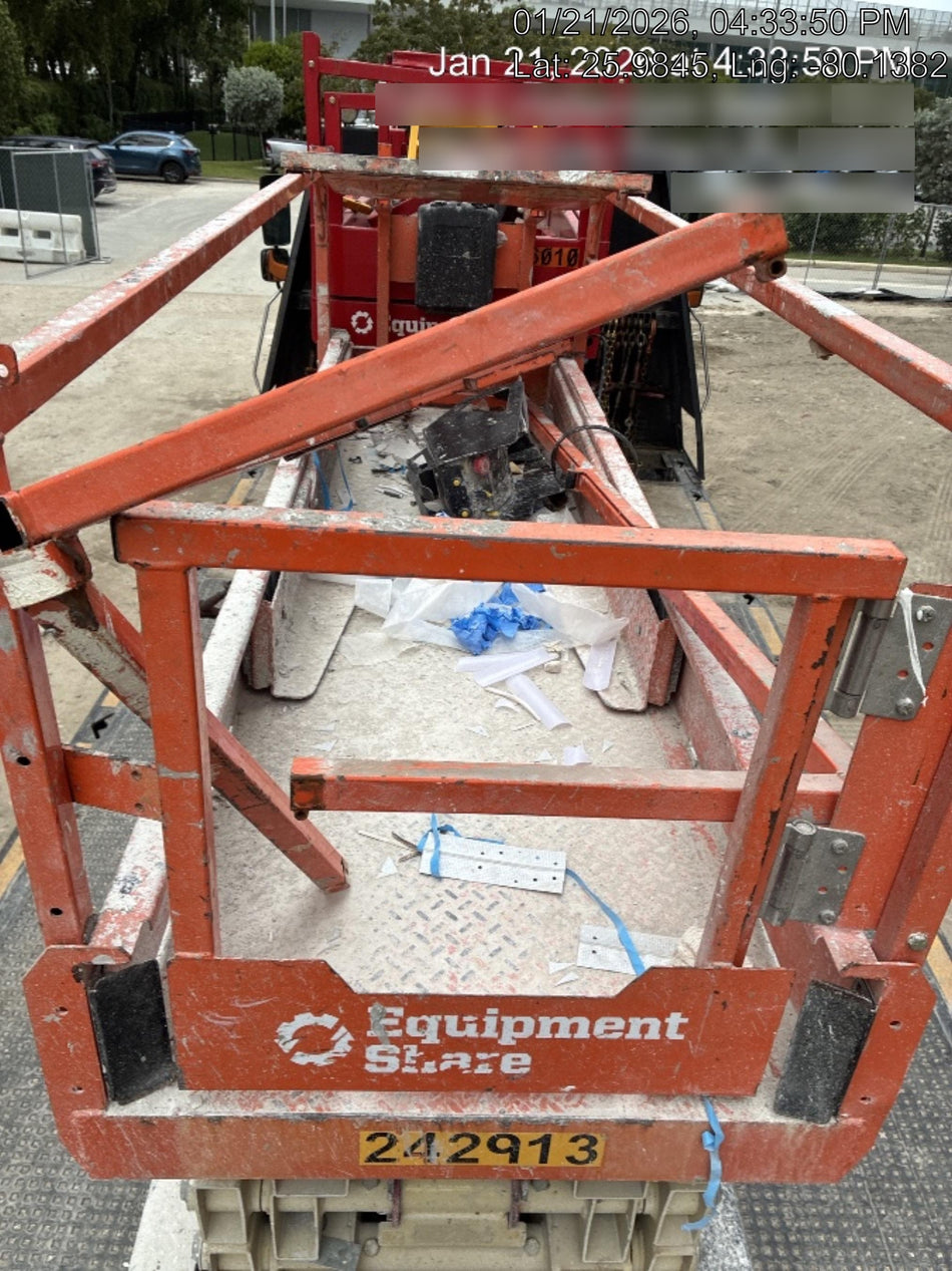 2022 JLG ES2632
