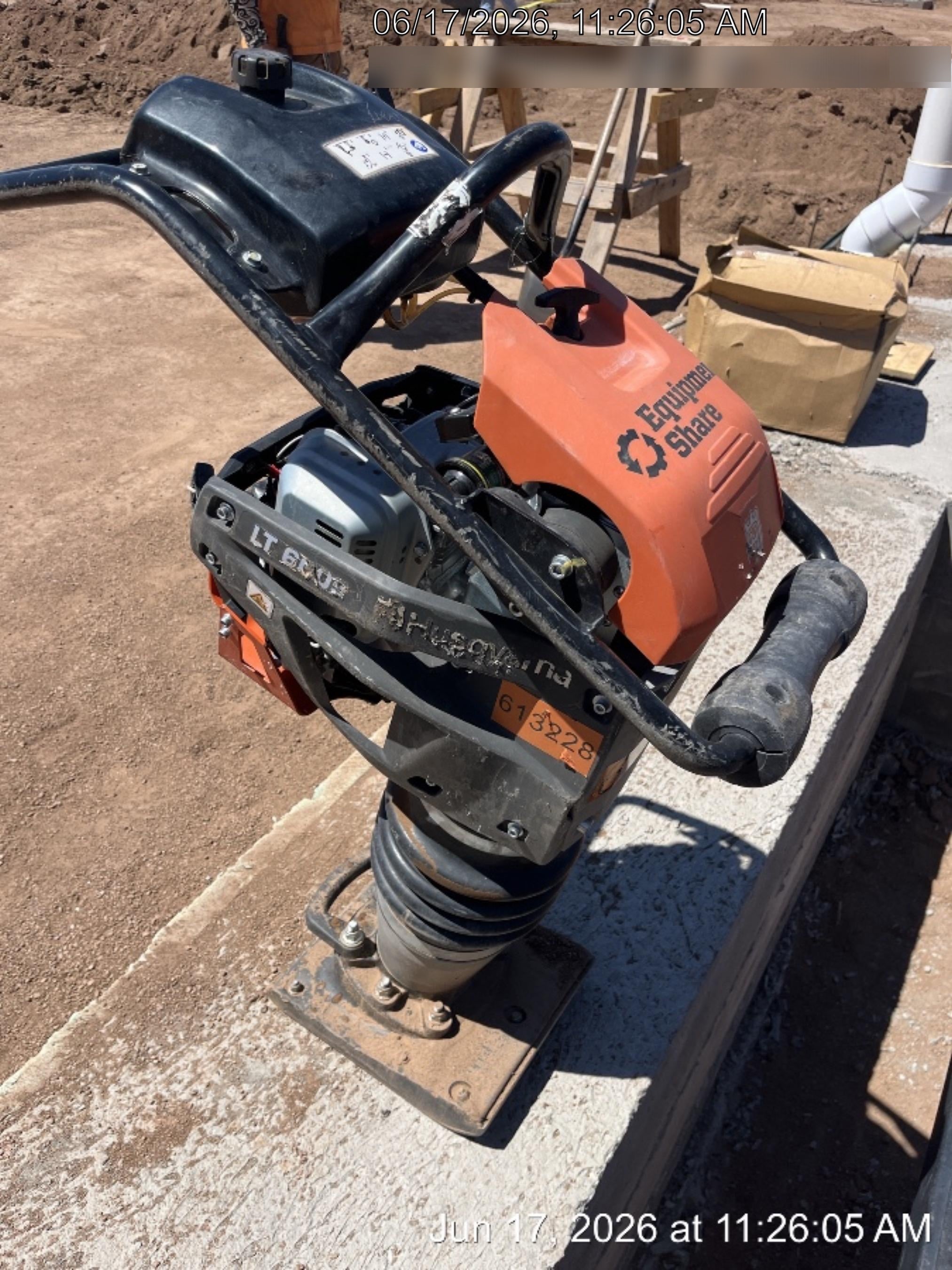 2025 HUSQVARNA LT6005