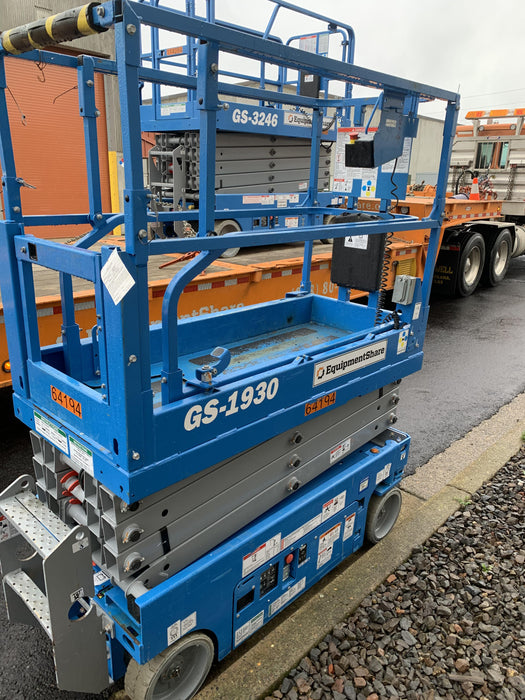 2020 Genie GS-1930 Solid Non Marking Tires, Beacon, Folding rails with half height swing gate, 800W Inverter