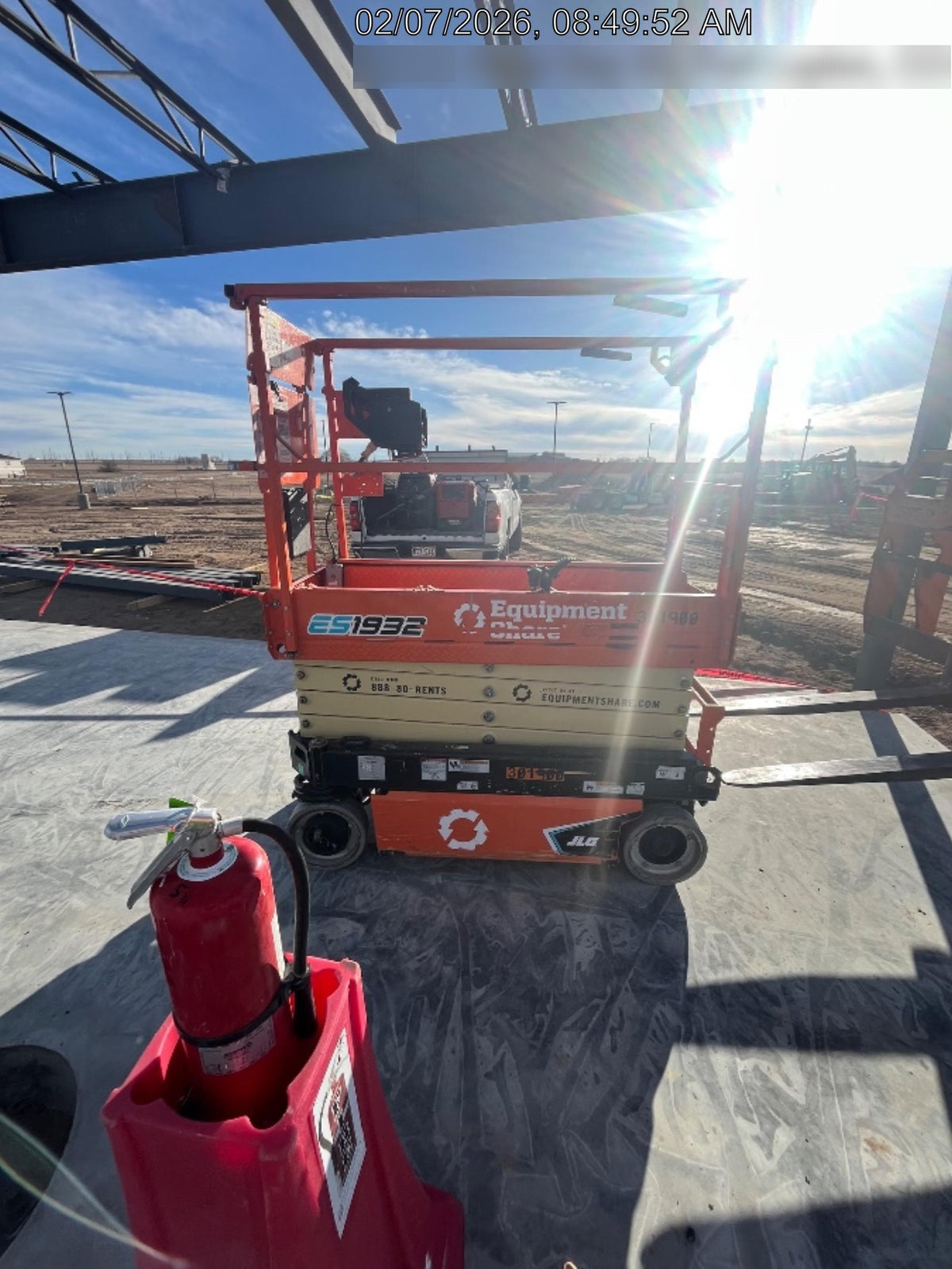2023 JLG ES1932