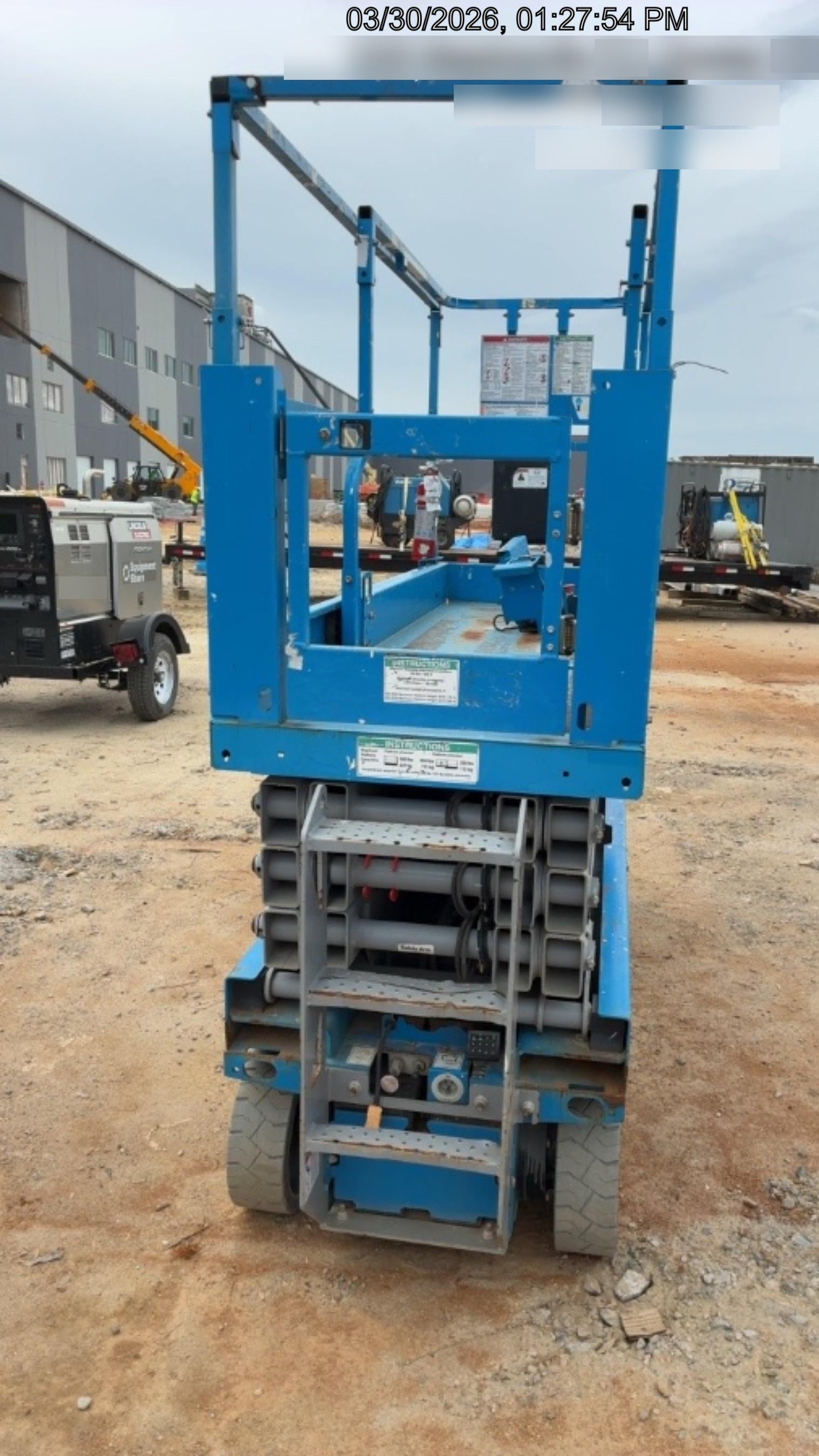 2019 Genie GS-2632 Folding rails with half height swing gate