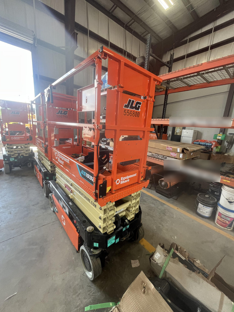 2025 JLG ES1932