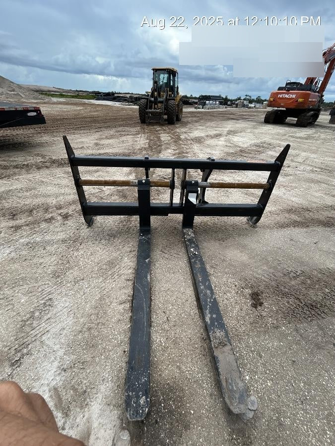 2025 PALADIN 72" Forks