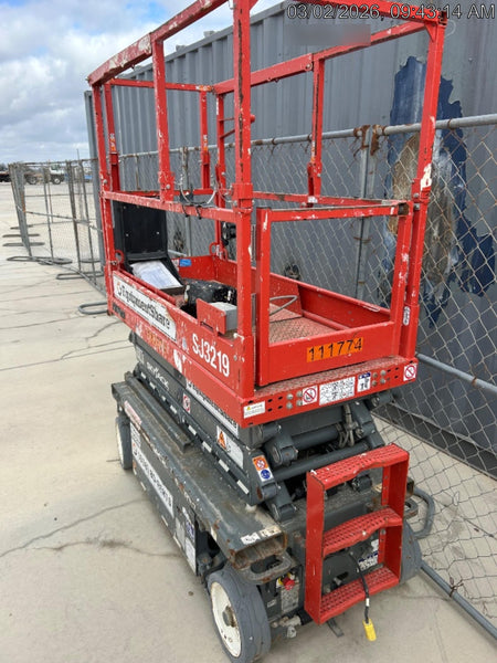2020 Skyjack SJIII-3219 Solid NM Tires, Half height spring hinged entry gate, Dual Beacons, 800W Inverter