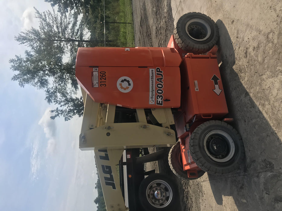 2019 JLG E300AJP