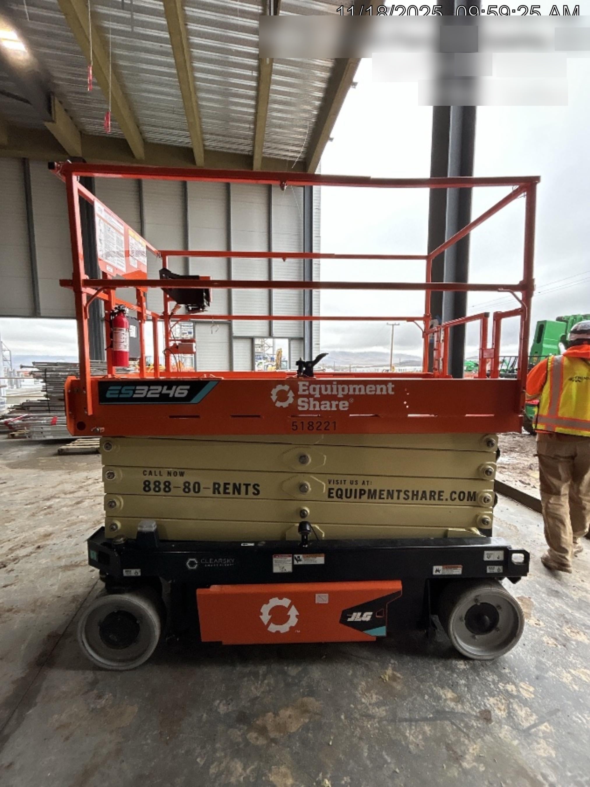 2025 JLG ES3246