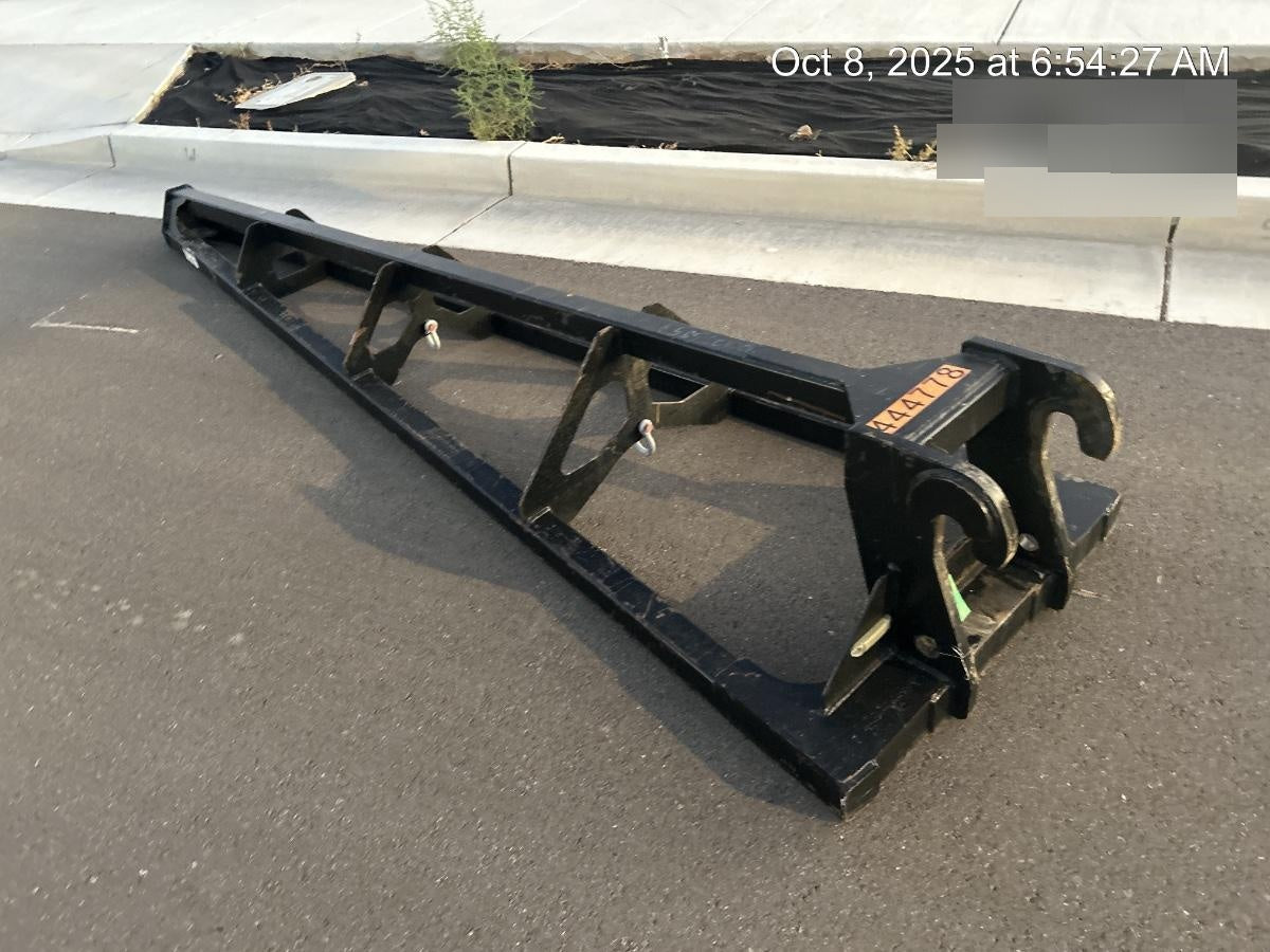 2024 JLG 1001275853