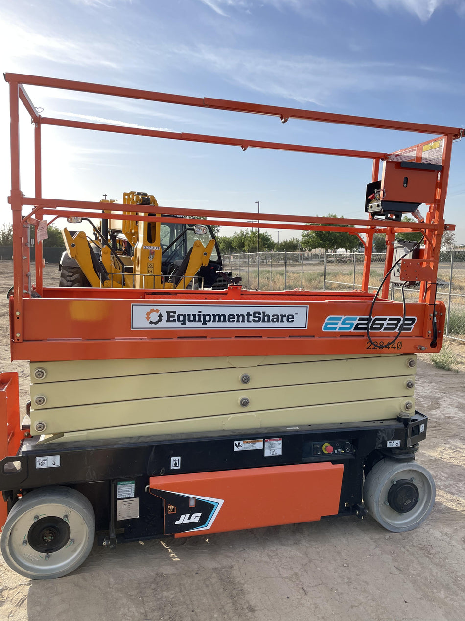 2022 JLG ES2632