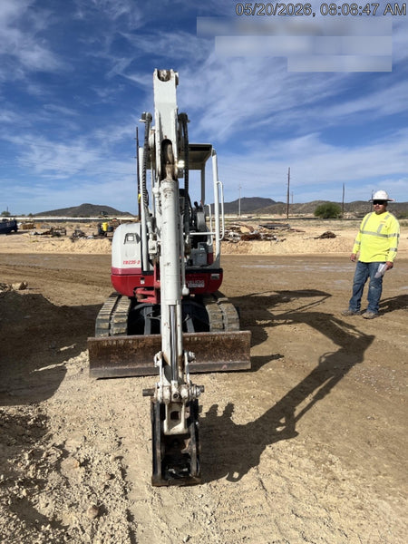 2022 TAKEUCHI TB235-2R