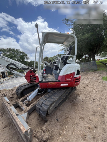 2022 TAKEUCHI TB250-2R