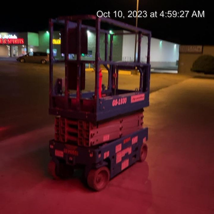 2020 Genie GS-1930 Solid Non Marking Tires, Beacon, Folding rails with half height swing gate, 800W Inverter