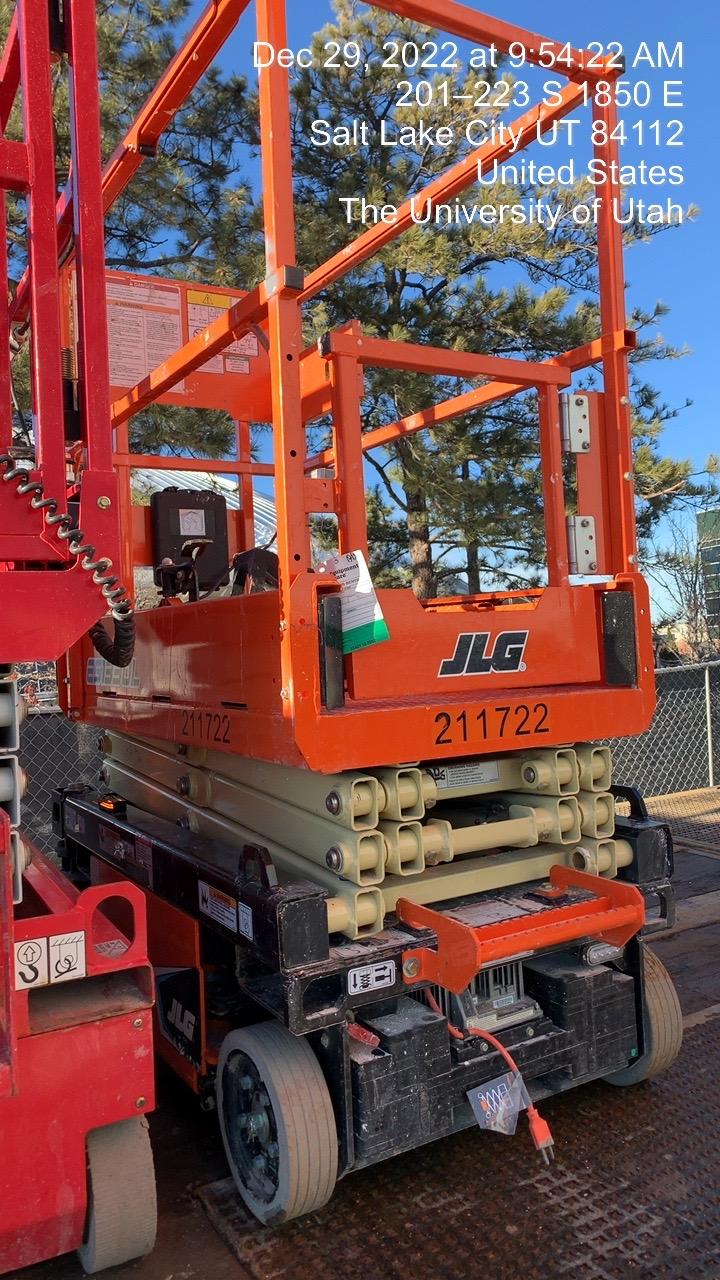 2022 JLG ES1330L