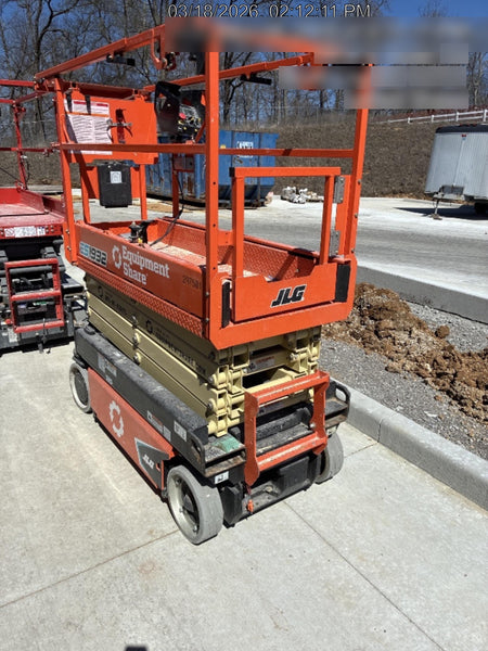 2023 JLG ES1932