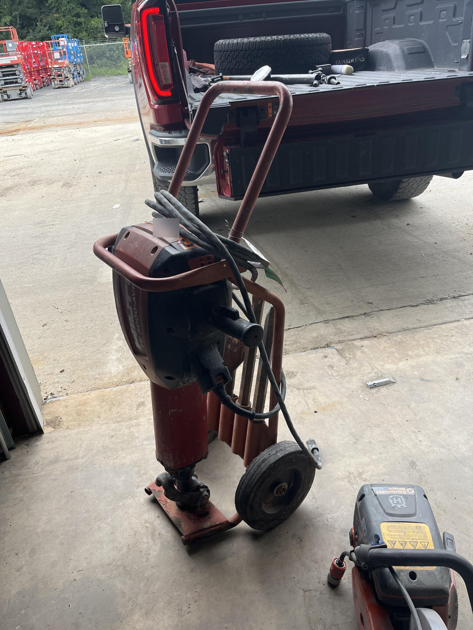 2020 HILTI TE 3000-AVR