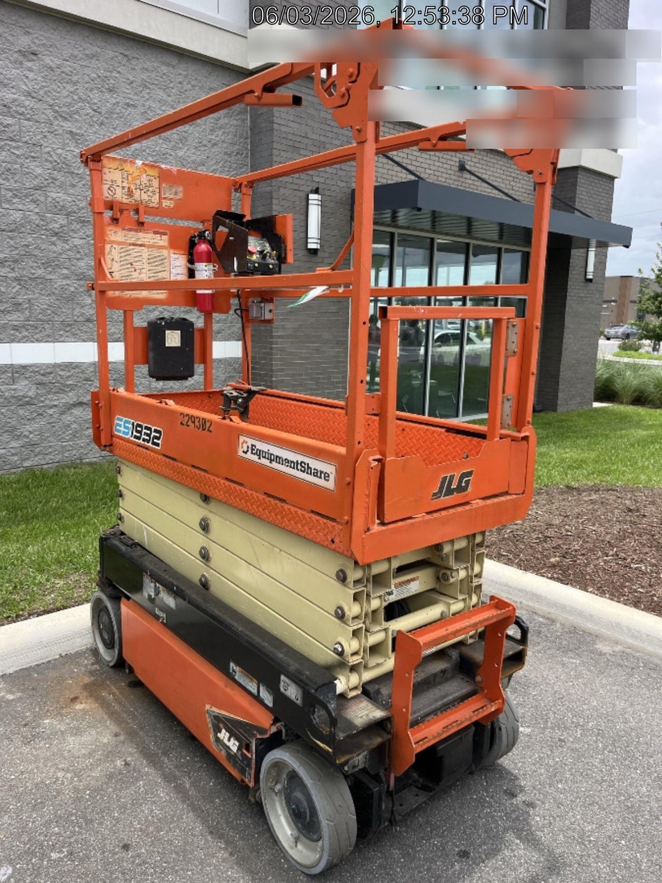 2022 JLG ES1932