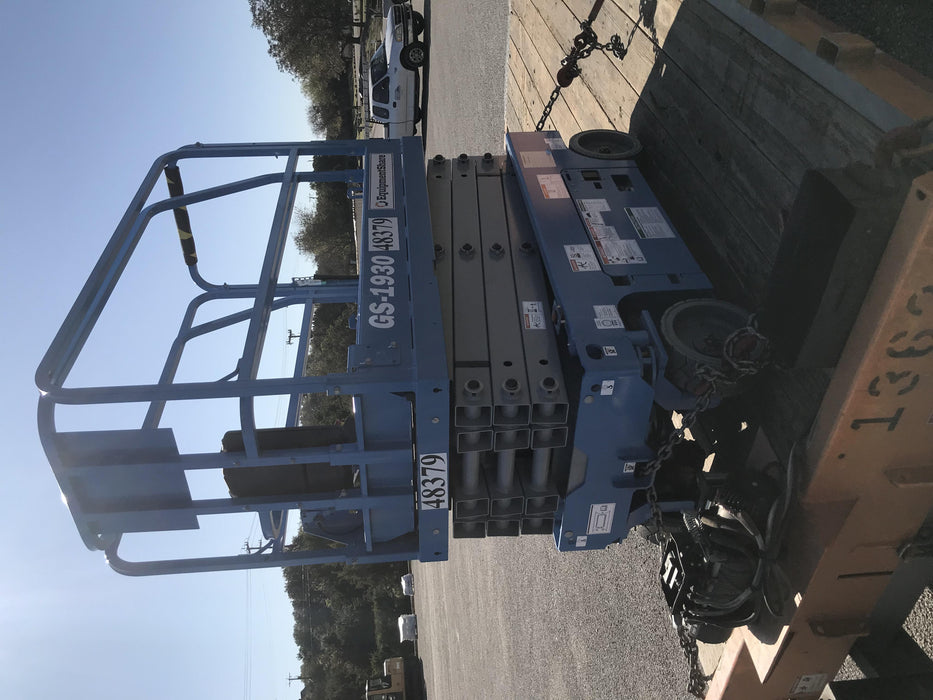 2019 Genie GS-1930 Fixed rails with chain Entry