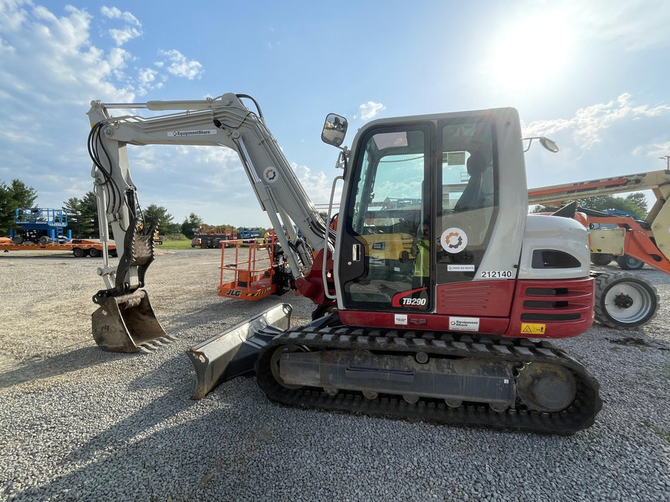 2022 TAKEUCHI TB290C