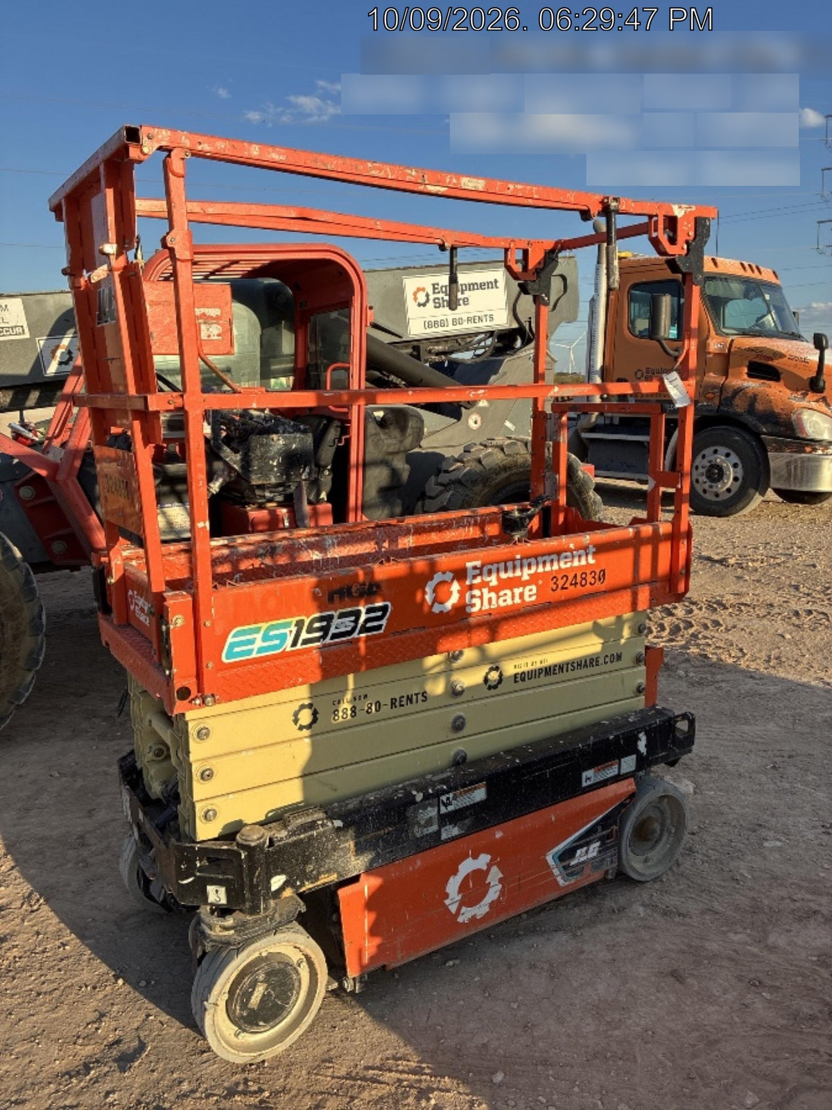2023 JLG ES1932