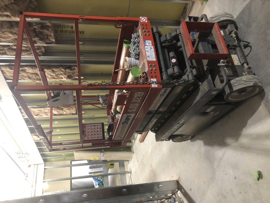 2018 Skyjack SJIII-3219 Skyjack SJIII3219 Scissor Lift w/Trojan Batteries