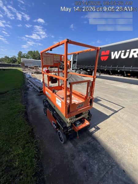 2021 JLG ES1330L