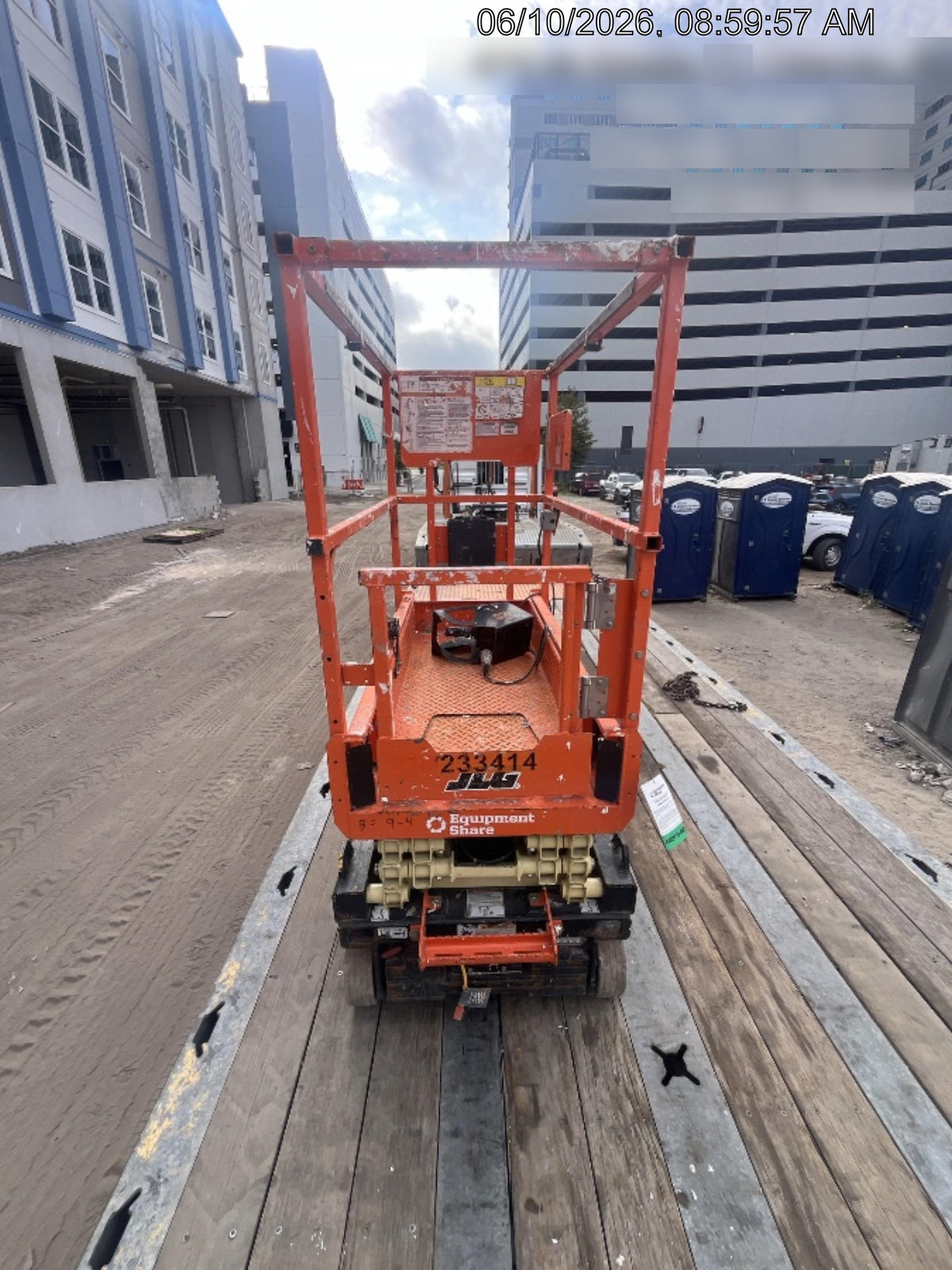 2022 JLG ES1330L