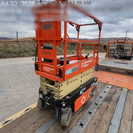 2022 JLG ES1932