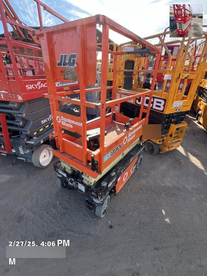 2022 JLG ES1330L