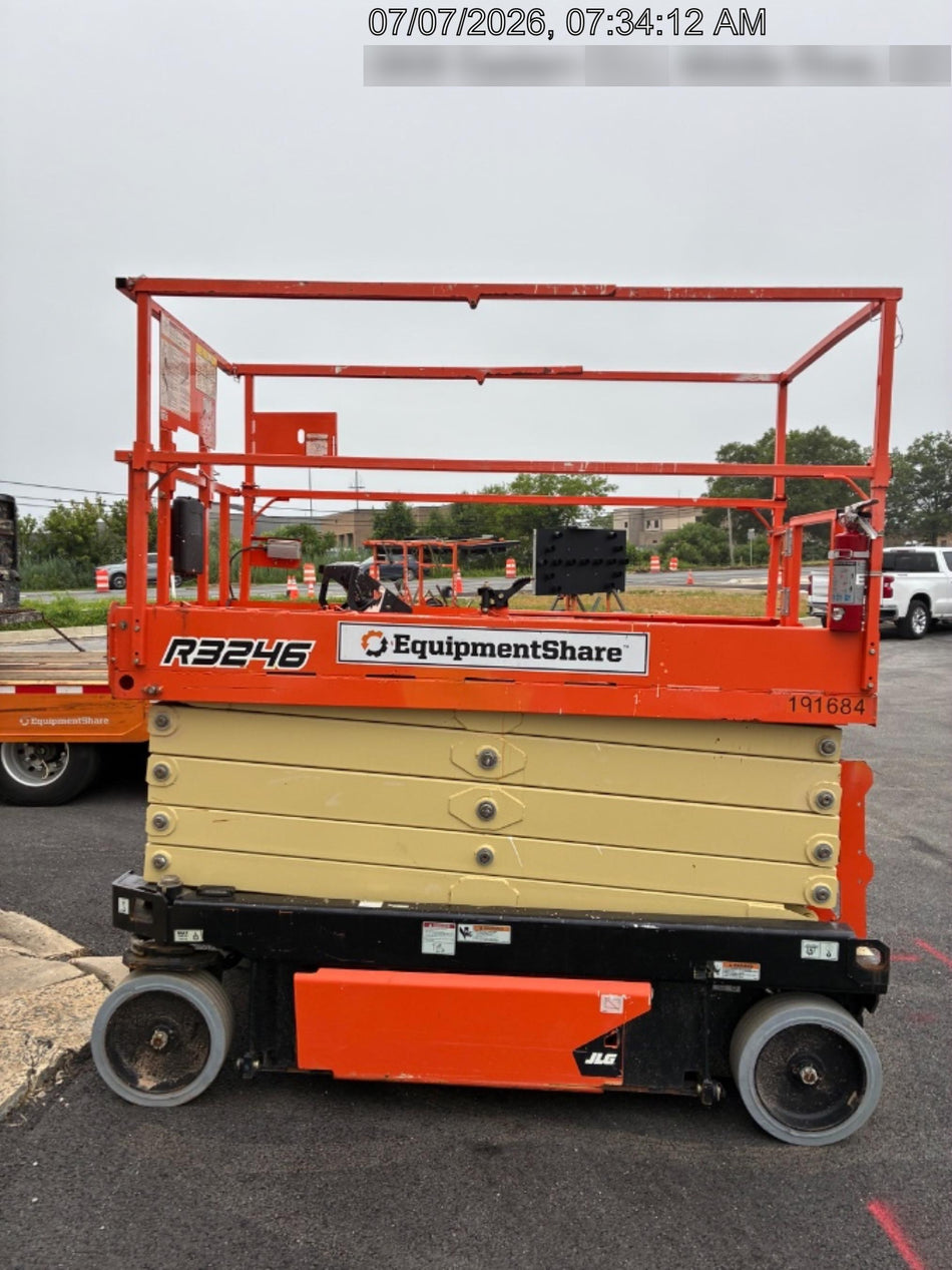 2021 JLG R3246