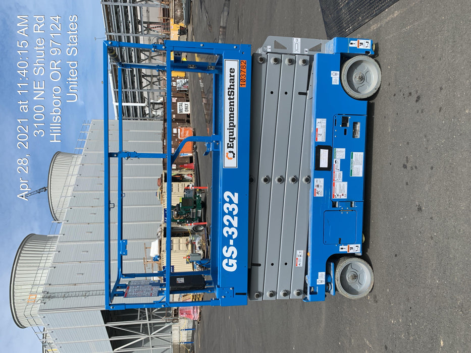 2020 Genie GS-3232 Standard, Folding half height swing gate, 800W Inverter