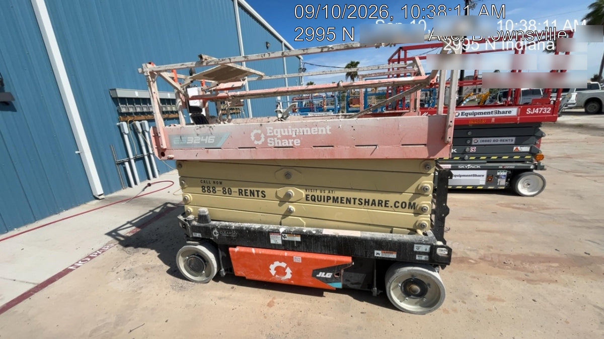 2025 JLG ES3246