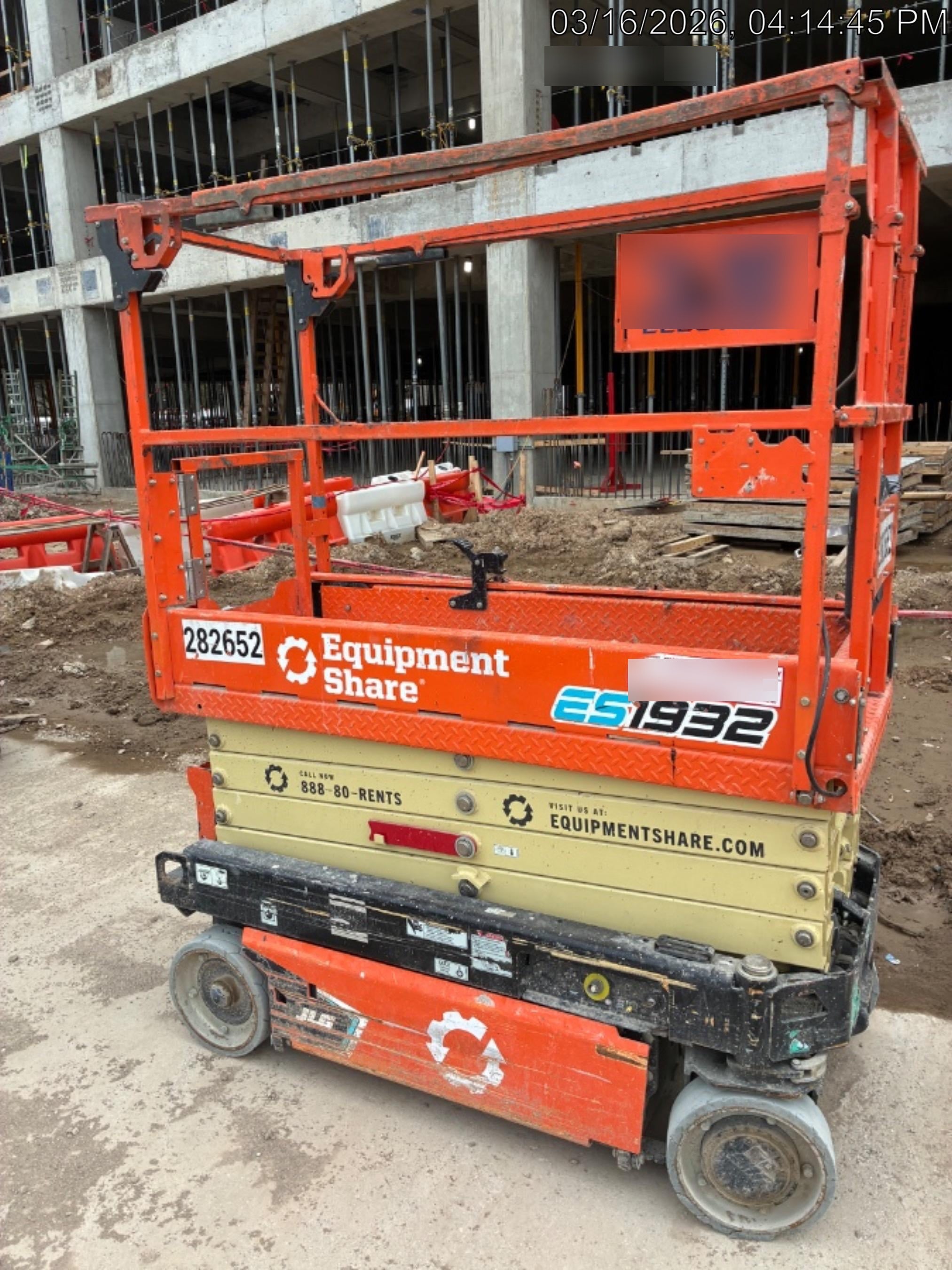 2022 JLG ES1932