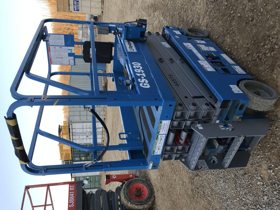 2019 Genie GS-1930 Fixed rails with chain Entry