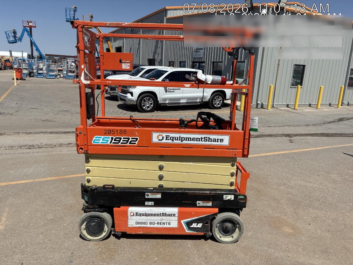 2022 JLG ES1932