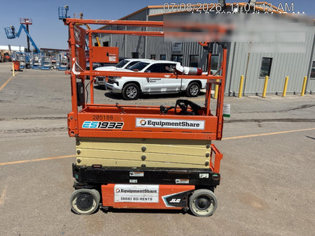 2022 JLG ES1932