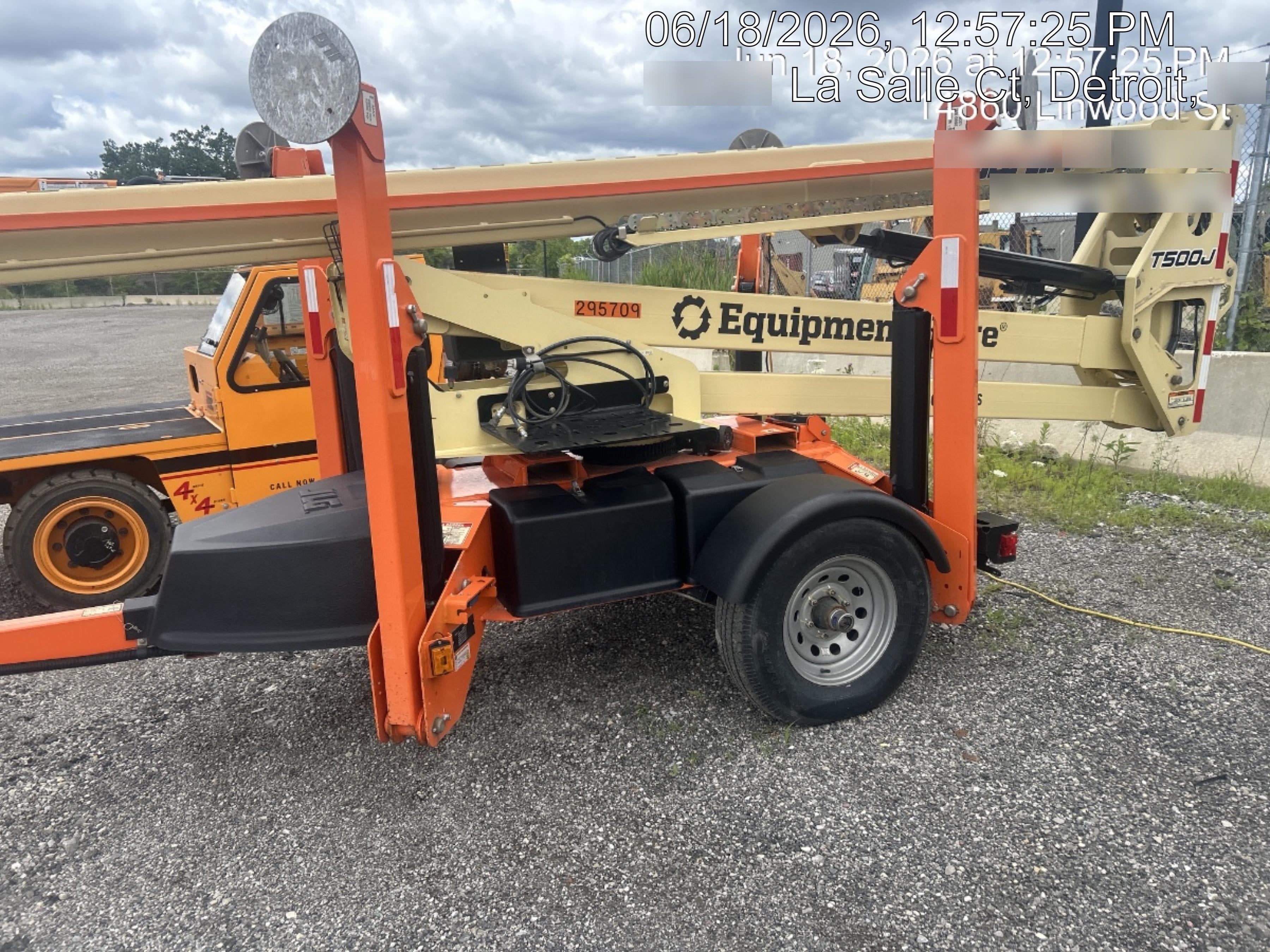 2023 JLG T500J