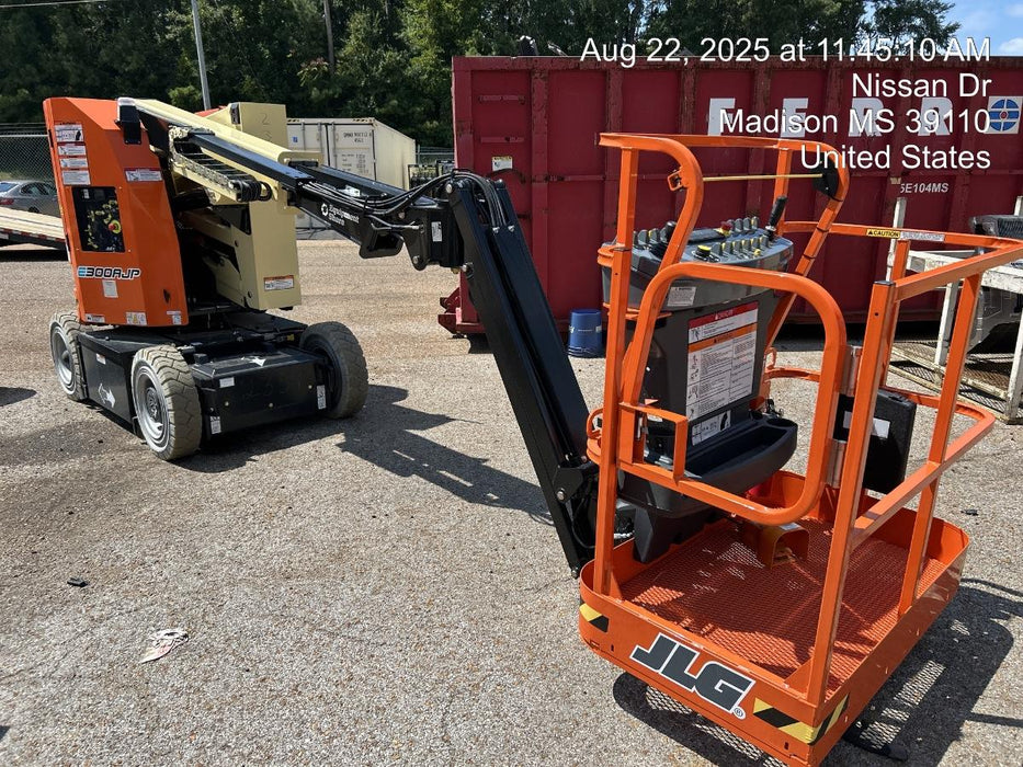 2025 JLG E300AJP