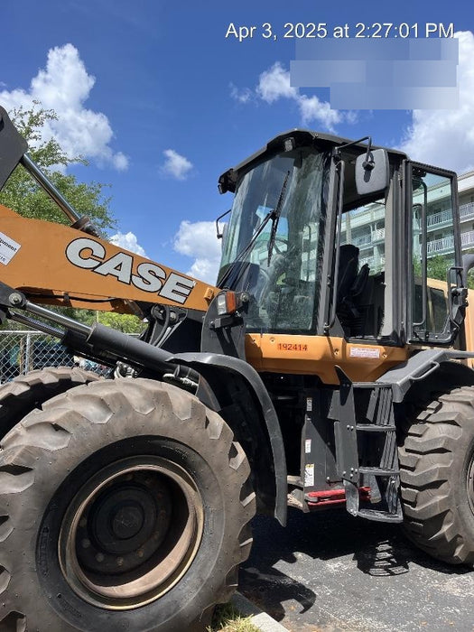 2018 Case 621G CLOSED CAB, 1 FUNCTION, JRB 416 STYLE HYD COUPLER