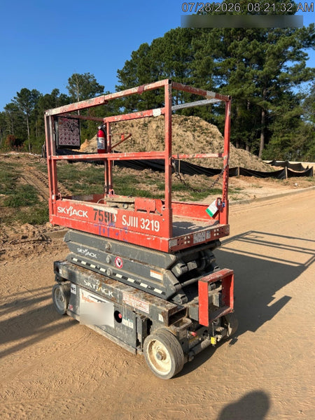 2018 Skyjack SJIII-3219 Skyjack SJIII3219 Scissor Lift w/Trojan Batteries