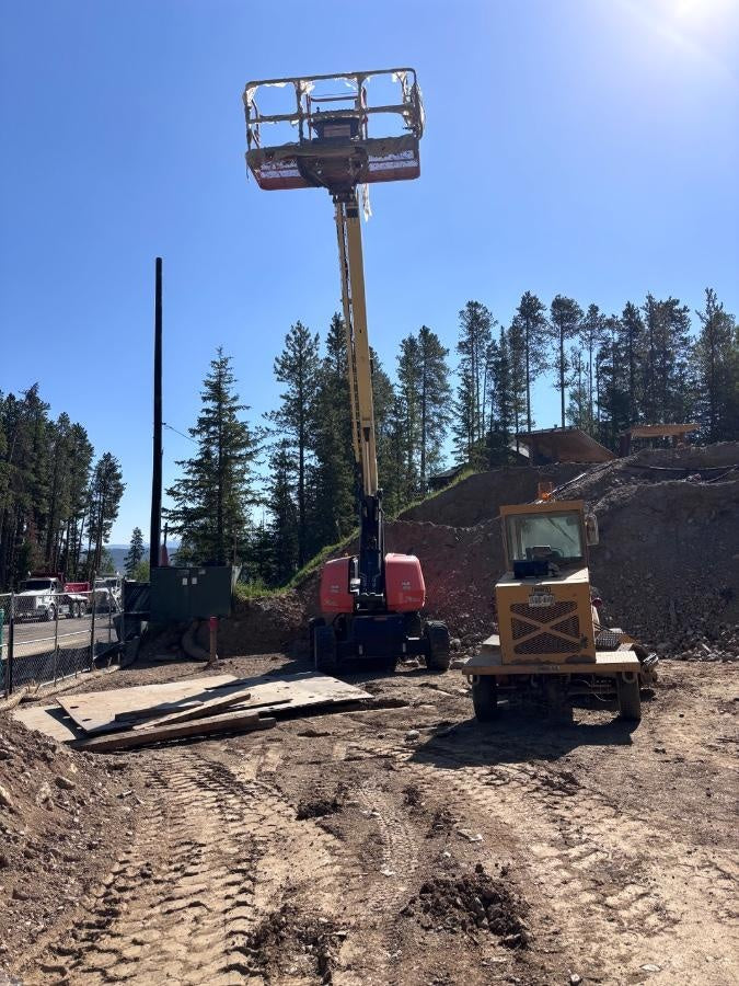 2023 JLG 660SJ
