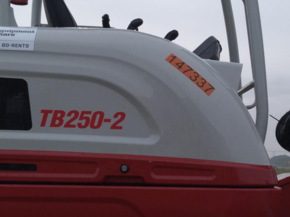 2021 TAKEUCHI TB250-2
