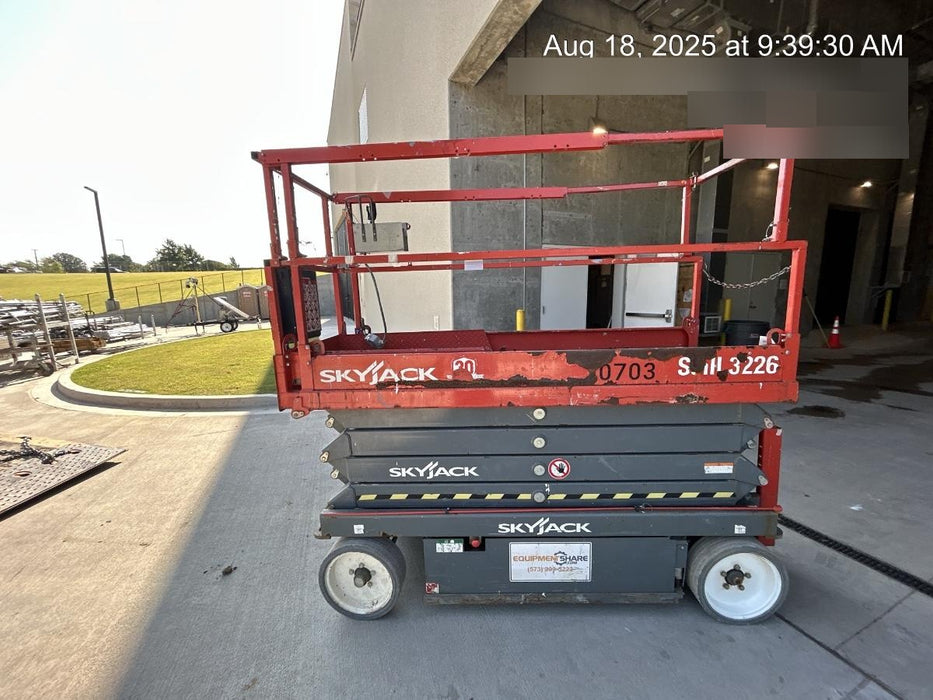 2015 Skyjack SJIII-3226 26' Electric Scissor Lift