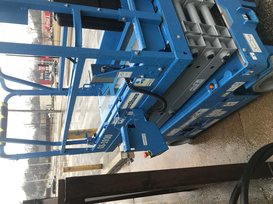 2019 Genie GS-1930 Fixed rails with chain Entry