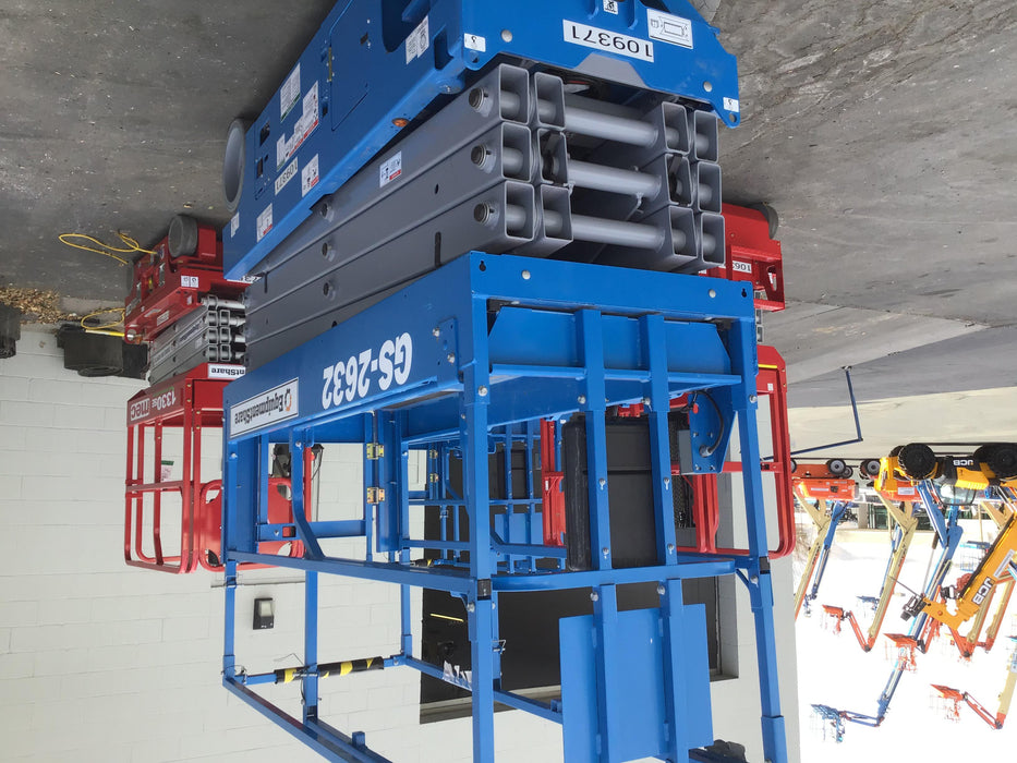 2020 Genie GS-2632 Solid NM Tires, Folding Rails with Half-Height Swing Gate, Beacon, 800W Invertor