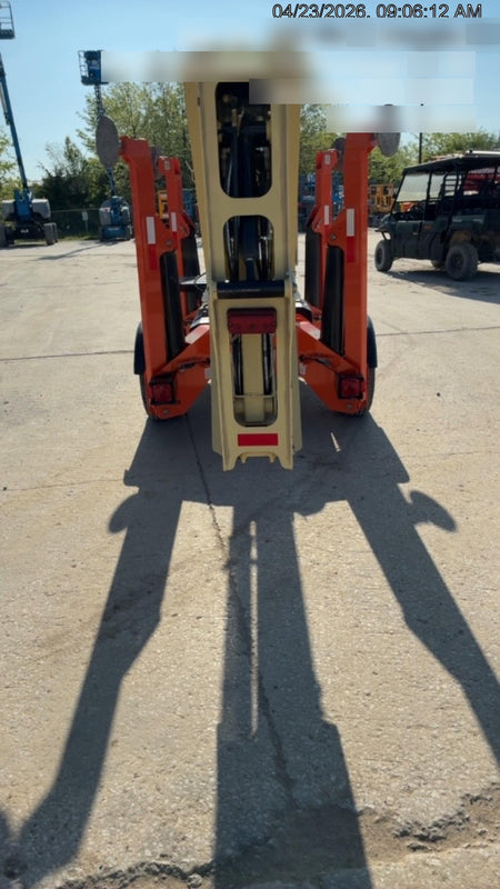 2022 JLG T350