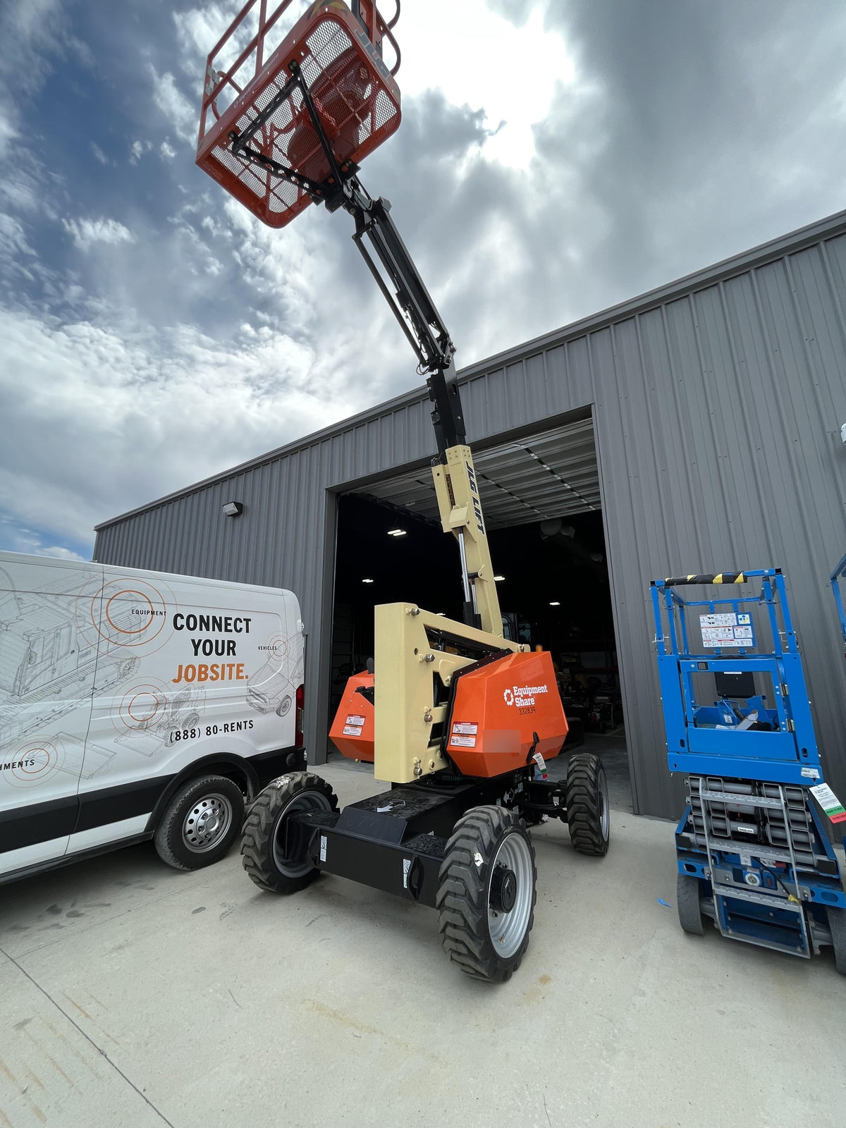 2023 JLG 340AJ