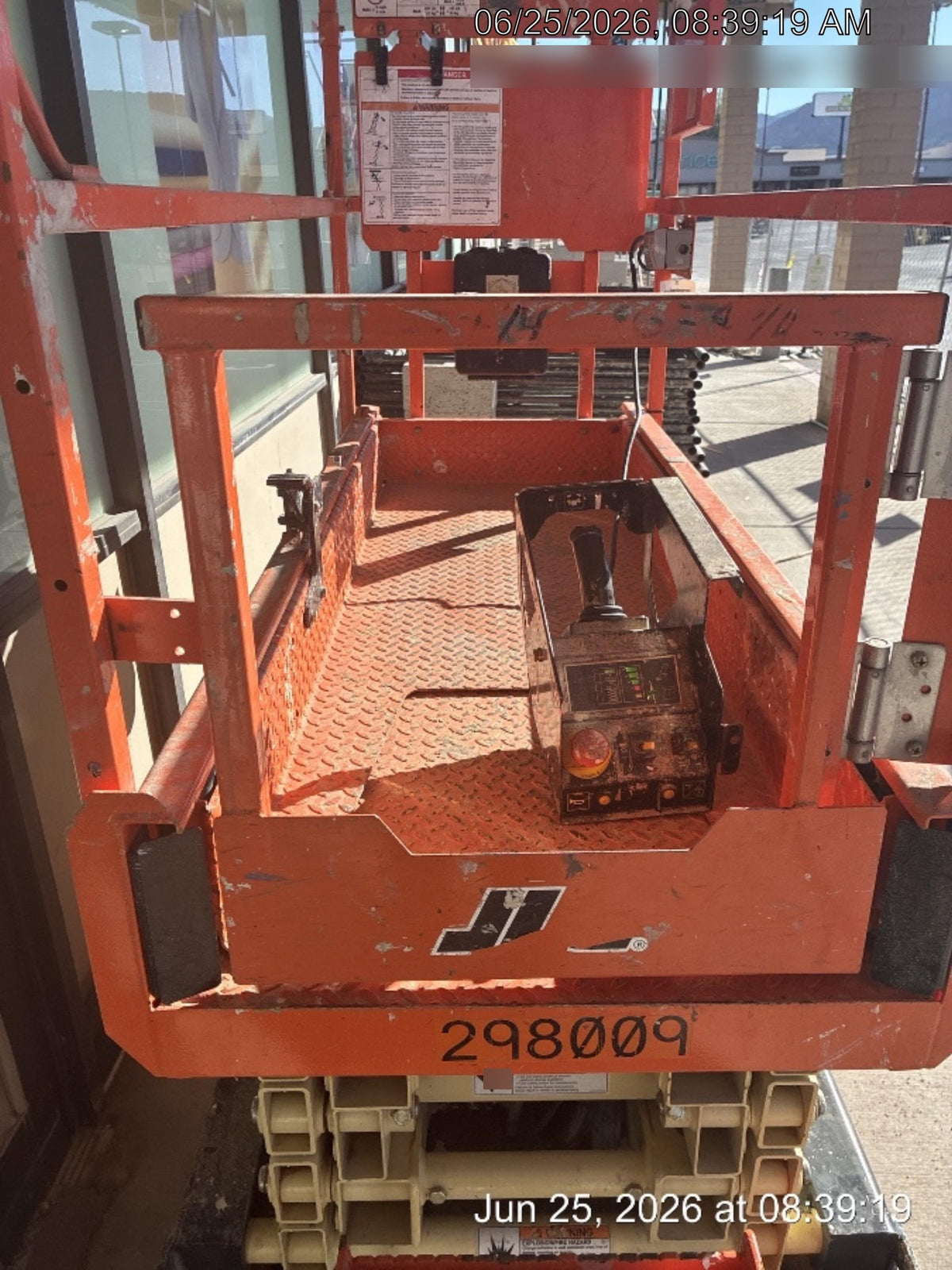 2023 JLG ES1932