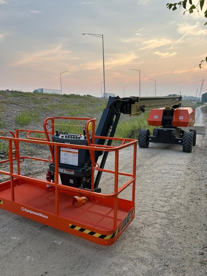 2025 JLG 860SJ