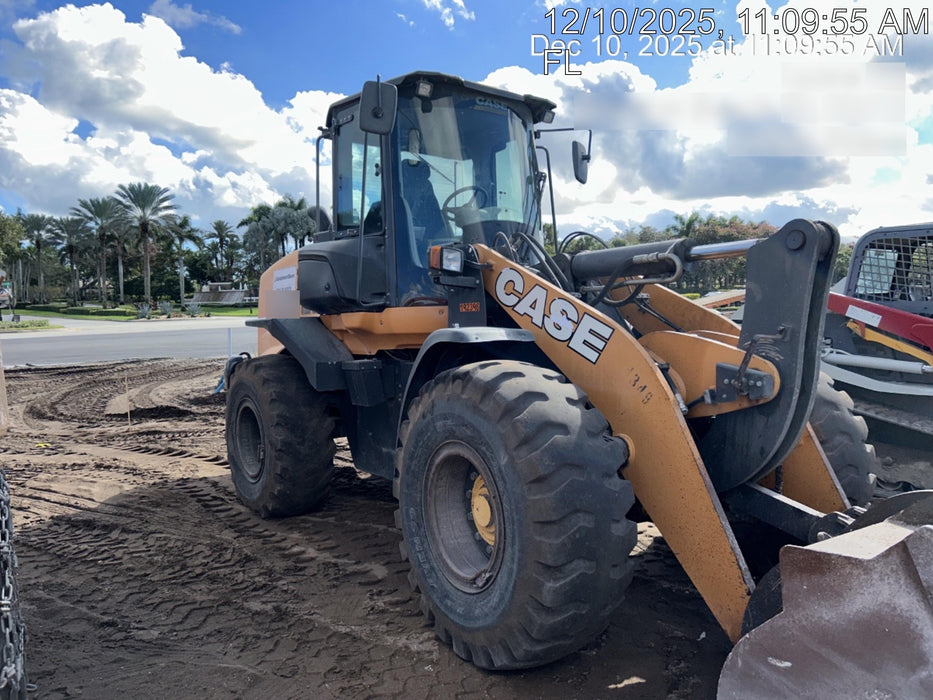 2018 Case 721G CLOSED CAB, 1 FUNCTION, JRB 416 STYLE HYD COUPLER